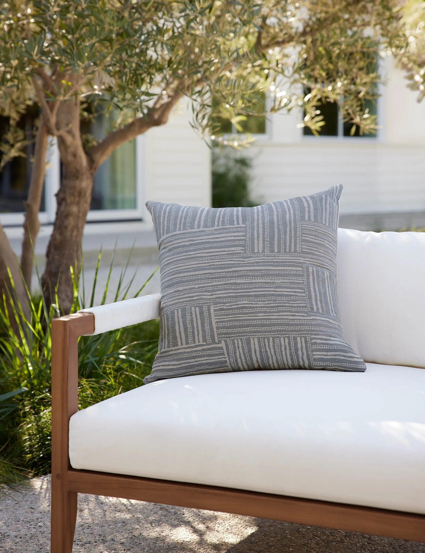 SULISMART - Gabriella Indoor / Outdoor Pillow