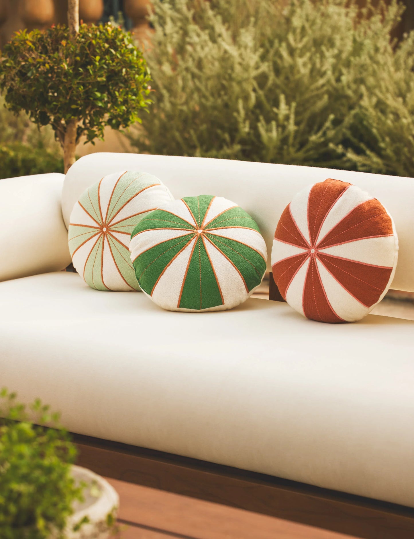 SULISMART - Wrenley Indoor / Outdoor Pillow